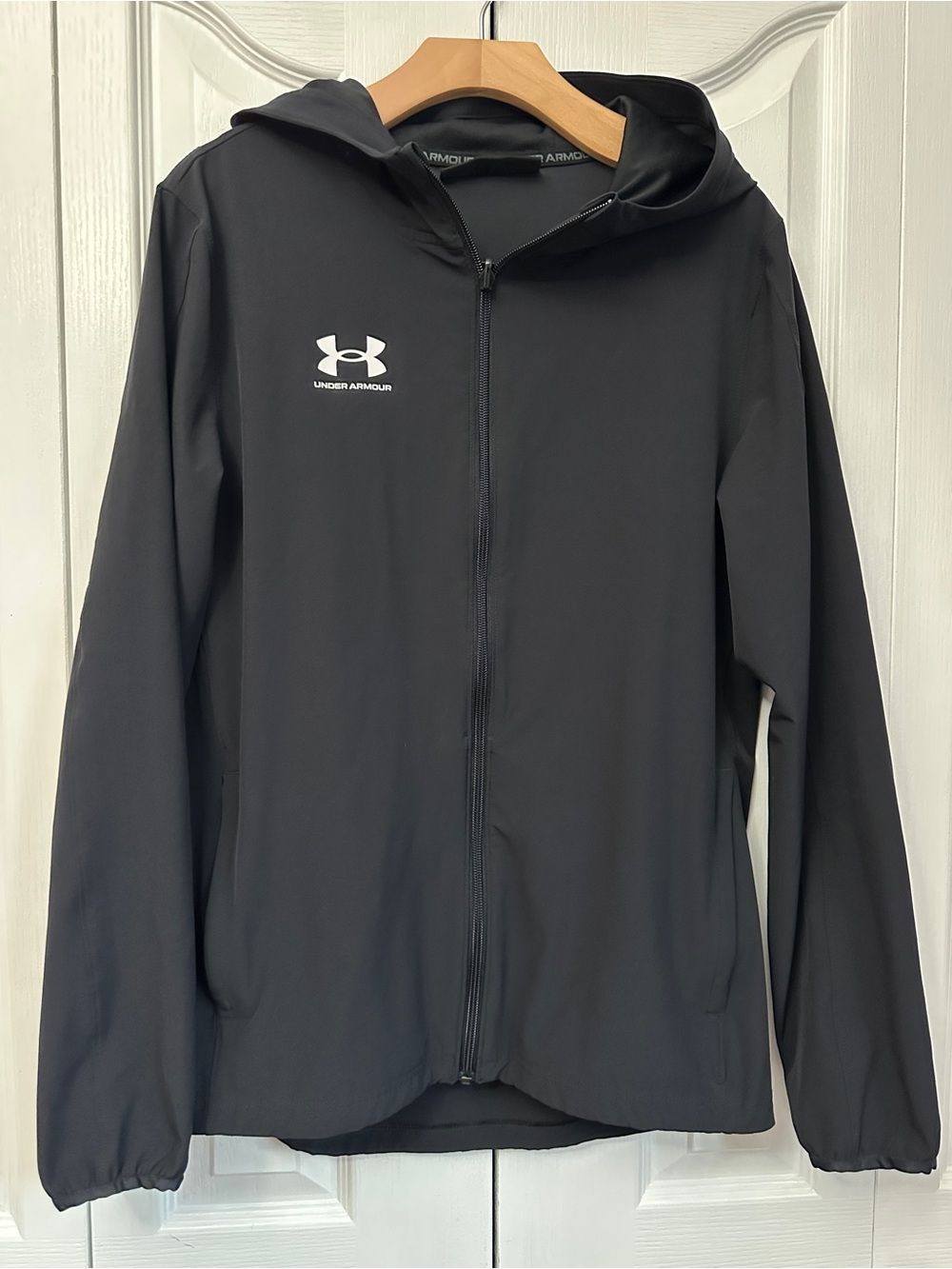 Under Armour Black Full-Zip Windbreaker Hoodie Sz Small
